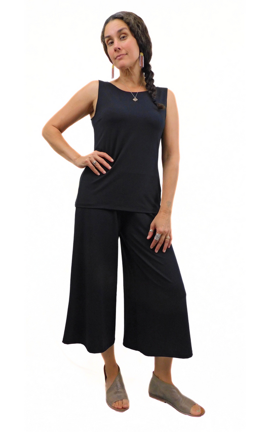 Xtra Wide 25" Long Capri Pant - Black