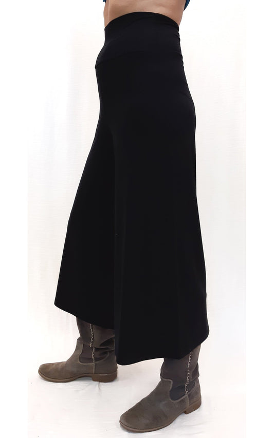 Bamboo Xtra Wide 25" Long Capri Pant - Black (S)