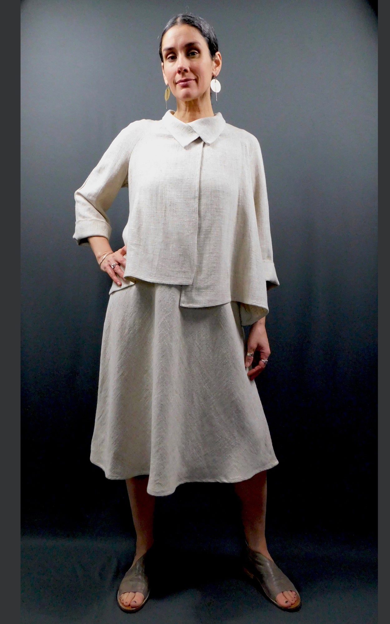 Women's V Neck Sleeveless Dress in Linen/Viscose Fabrics, Shift Dress,  Shell Button on Front Placket - China Women V Neck Linen Dress and  Sleeveless Shift Dress price
