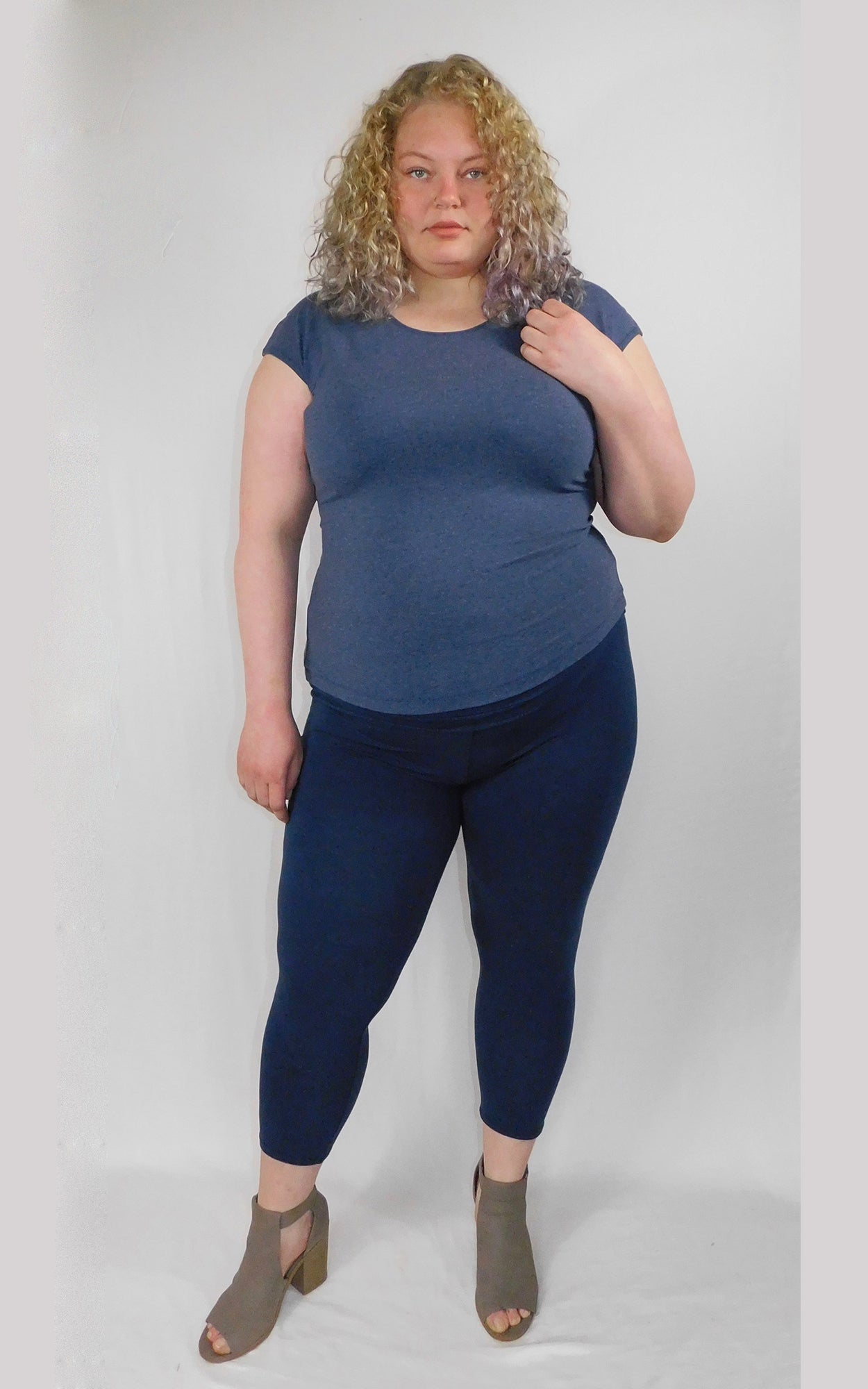 Navy sale capri leggings